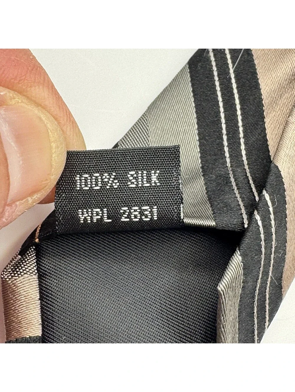 Axist Men’s Necktie 100% Silk Diagonal Stripes Black Gray Silver One Size New